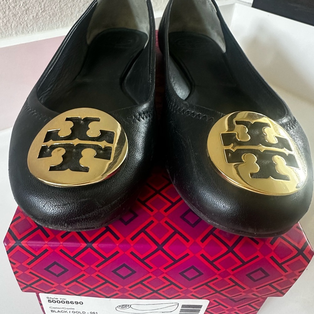 Tory Burch Reva Black Ballet Flats with Gold Logo - Picture 2 of 6
